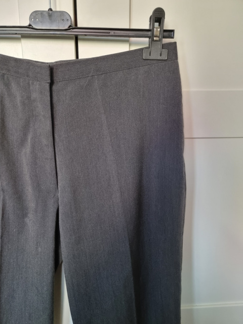 Szerokie spodnie, w kant, VERO MODA, r. 40 Szerokie spodnie, w kant, VERO MODA, r. 40