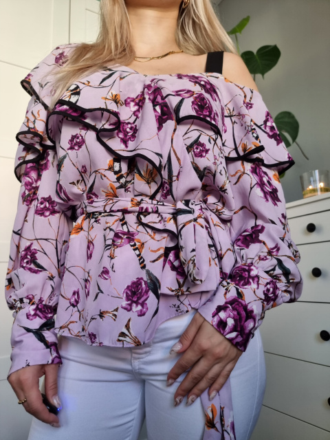 Floral blouse with ruffle, open shoulder LINDEX r.S Floral blouse with ruffle, open shoulder LINDEX r.S