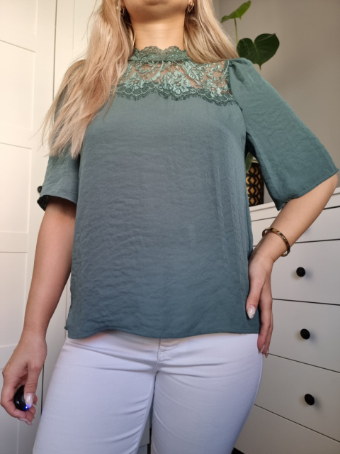 Blouse with lace VERO MODA r. XS Blouse with lace VERO MODA r. XS