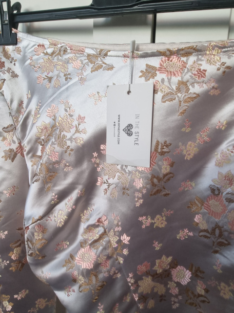 Gold blouse with open shoulder r. 16 plus size Gold blouse with open shoulder r. 16 plus size
