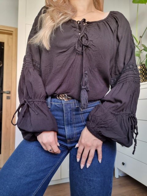 KappAhl viskózová halenka v černé r. S KappAhl viskózová halenka v černé r. S