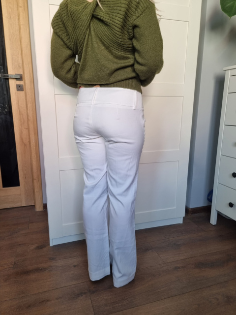 bílé zvonové kalhoty Vero Moda r. 36 bílé zvonové kalhoty Vero Moda r. 36