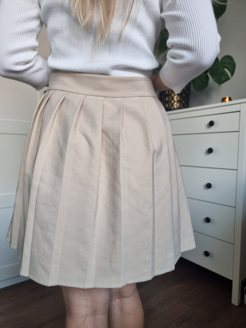 Spódniczka plisowana, eqru, GINA TRICOT r.38 Spódniczka plisowana, eqru, GINA TRICOT r.38
