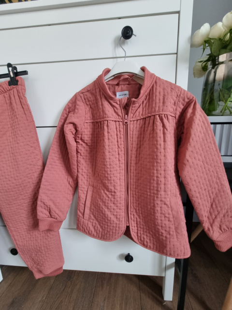 Pink set, girl VRS KIDS r. 128, 7-8 years old. Pink set, girl VRS KIDS r. 128, 7-8 years old.