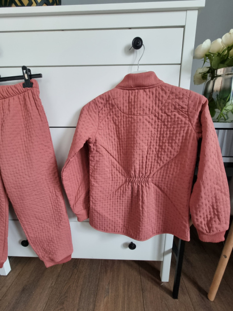Pink set, girl VRS KIDS r. 128, 7-8 years old. Pink set, girl VRS KIDS r. 128, 7-8 years old.
