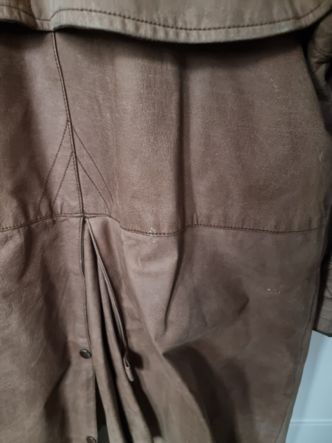 Beige coat made of 100% natural leather from Africa Beige coat made of 100% natural leather from Africa