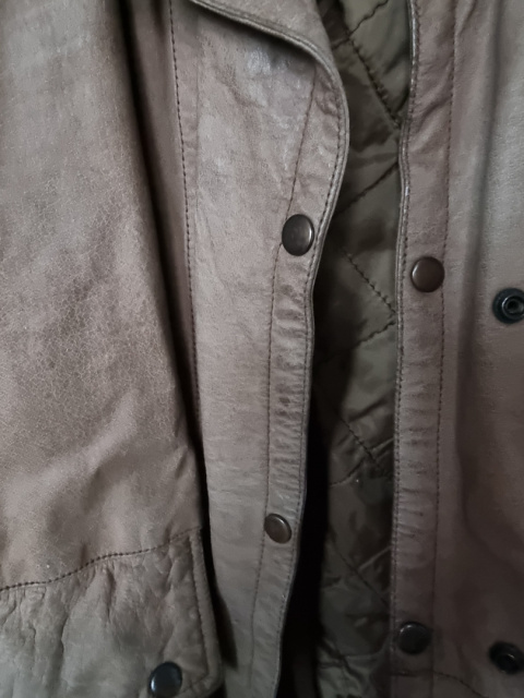 Beige coat made of 100% natural leather from Africa Beige coat made of 100% natural leather from Africa
