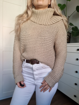 Béžový oversized svetr golem