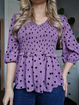 Fialová halenka s puntíky z viskózy s nabíranými rukávy