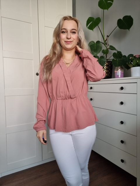 Zavinovací halenka z pudrově růžové viskózy Zavinovací halenka z pudrově růžové viskózy