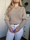 Short, "hairy" sweater with puffs in taup color