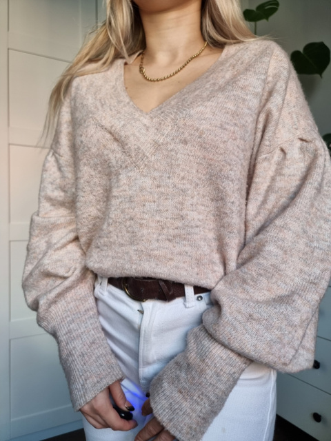 Melanżowy sweter oversize w serek rozmiar L Melanżowy sweter oversize w serek rozmiar L