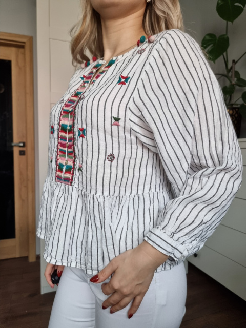 Halenka s nášivkami, 100% len, velikost S Halenka s nášivkami, 100% len, velikost S