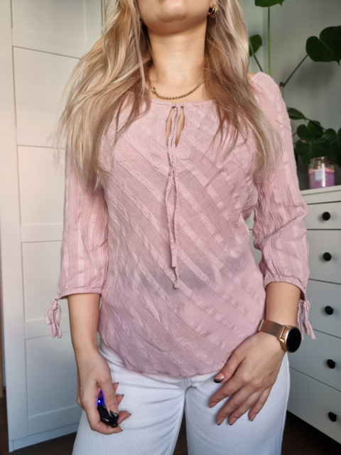 Růžová vintage halenka se zavazováním na prsou a rukávech Růžová vintage halenka se zavazováním na prsou a rukávech