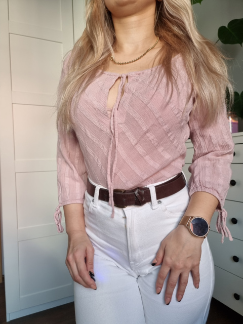 Růžová vintage halenka se zavazováním na prsou a rukávech Růžová vintage halenka se zavazováním na prsou a rukávech