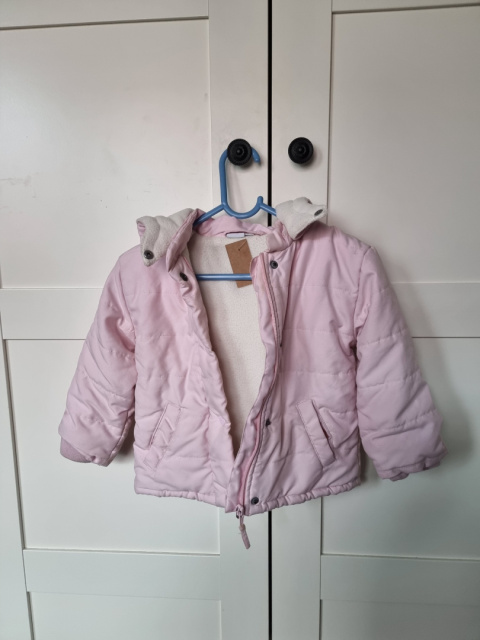Różowa pikowana kurteczka na polarze, 92 cm, 2 latka Różowa pikowana kurteczka na polarze, 92 cm, 2 latka