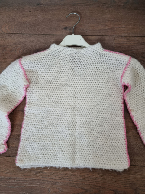 Sweter HANDMADE kremowy z różową nitką Sweter HANDMADE kremowy z różową nitką