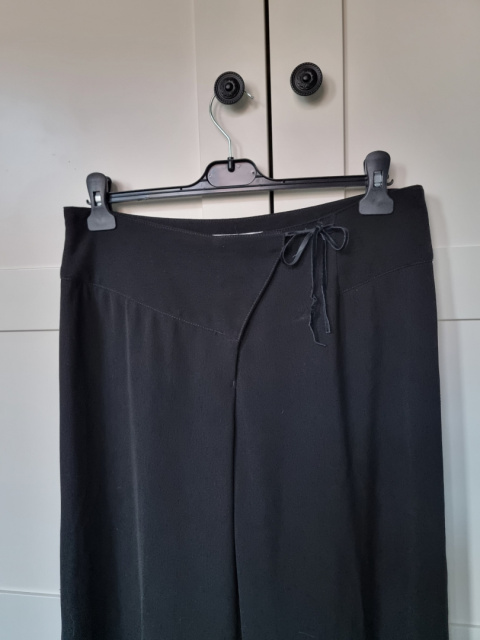 Szyfonowe, czarne kuloty z wiązaniem na boku, rozmiar XL Szyfonowe, czarne kuloty z wiązaniem na boku, rozmiar XL