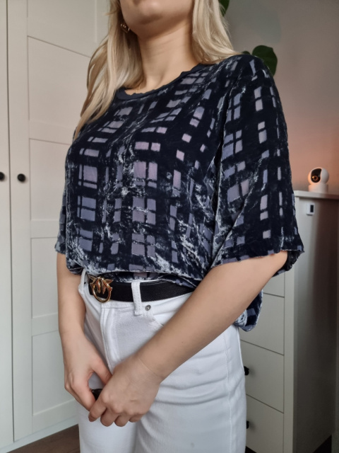Navy blue blouse with silk, size L Navy blue blouse with silk, size L