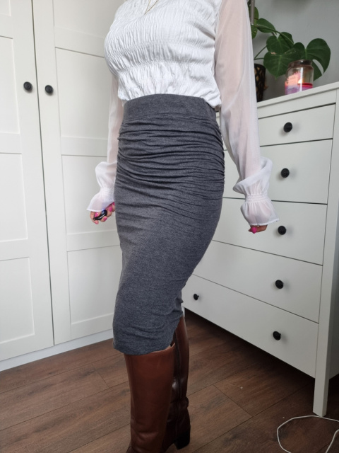 Grey ruched midi skirt Grey ruched midi skirt