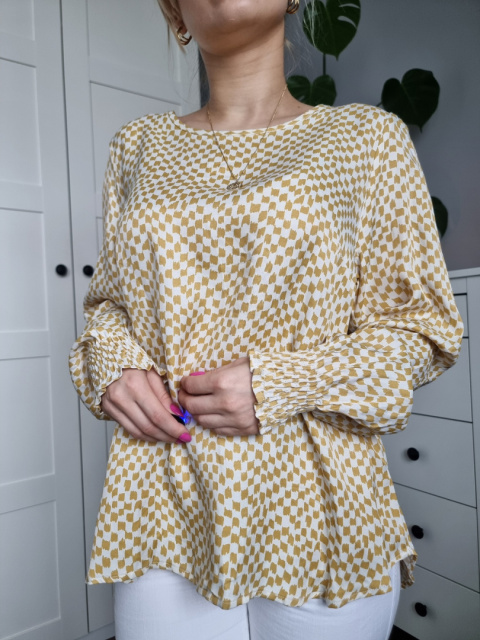 Elegant blouse with white and yellow houndstooth with puffs pink L Elegant blouse with white and yellow houndstooth with puffs pink L