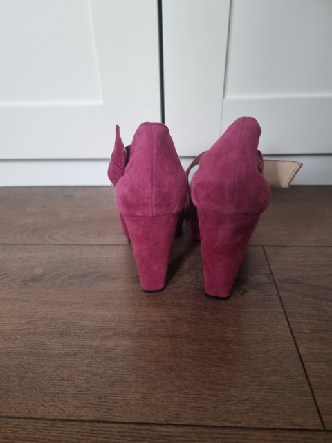 Sandały na grubym obcasie Michale Kors, magenta, r 38 Sandały na grubym obcasie Michale Kors, magenta, r 38