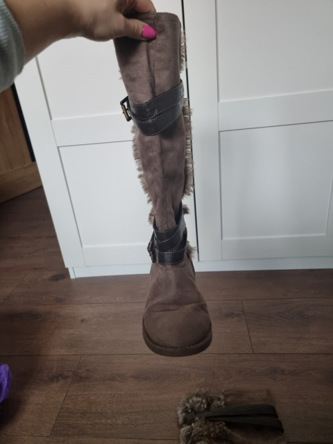 Fur-lined boots Guess, size 38 Fur-lined boots Guess, size 38
