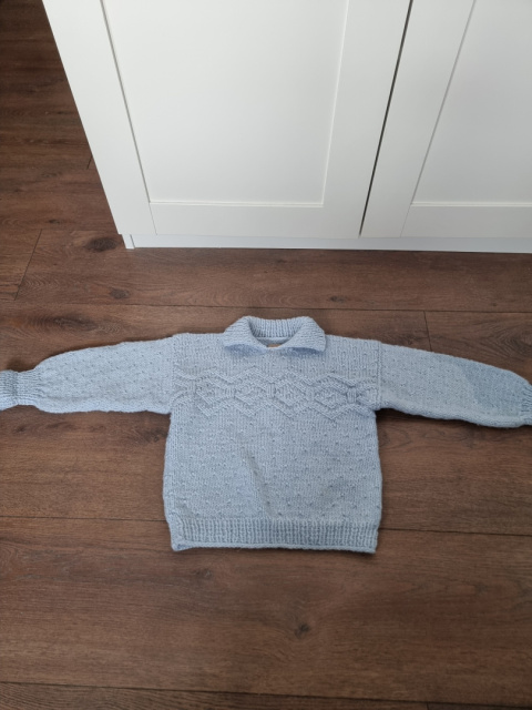 Warm light blue handmade sweater, 6–8 years Warm light blue handmade sweater, 6–8 years