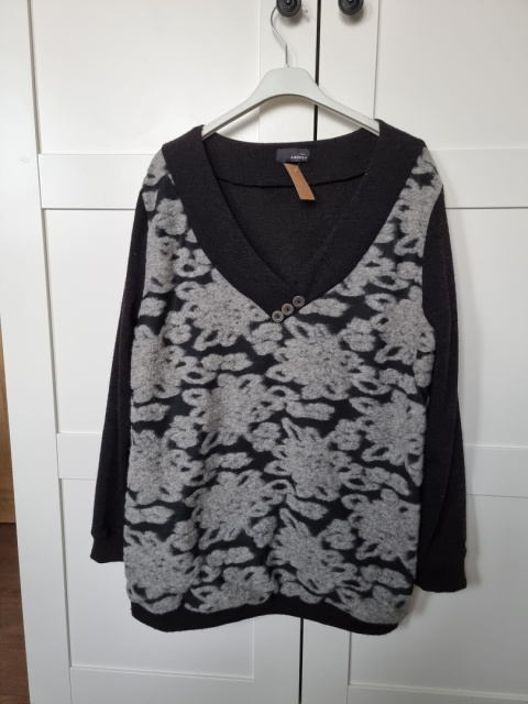 Czarno szary sweter z wełną w stylu vintage Czarno szary sweter z wełną w stylu vintage