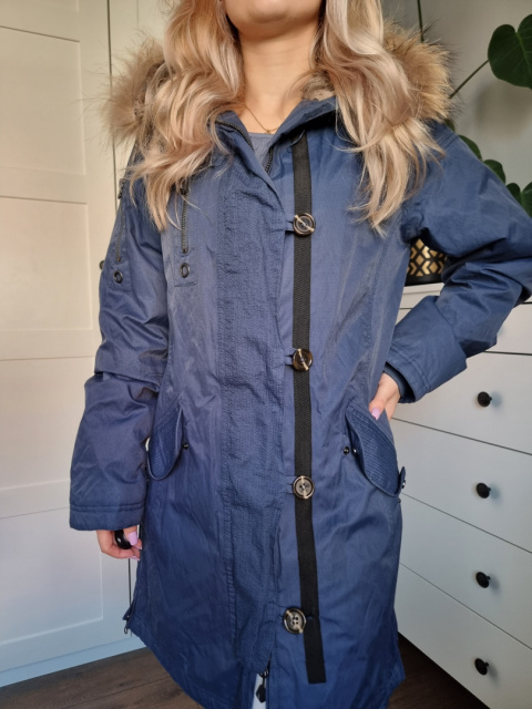Tmavě modrá jarní bunda s kapucí r. 36 Tmavě modrá jarní bunda s kapucí r. 36