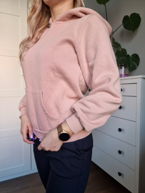 Pudrowo różowa bluza z kapturem Pudrowo różowa bluza z kapturem