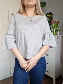 Szary Tshirt z uroczymi falbanami na rękawach, bawełna, r. S