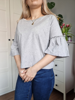 Szary Tshirt z uroczymi falbanami na rękawach, bawełna, r. S