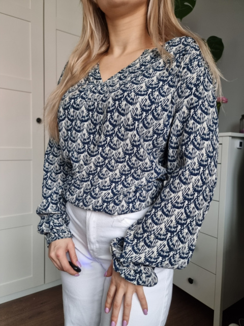 Bluzka we wzory z wiskozy, r. L