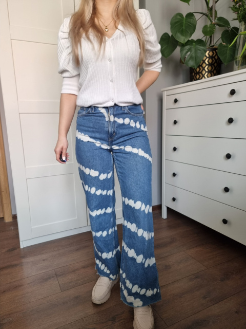 Jeasy w łaty z farby dla dziewczynki 158 cm / r. S Jeasy w łaty z farby dla dziewczynki 158 cm / r. S