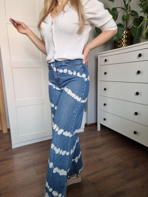 Jeasy w łaty z farby dla dziewczynki 158 cm / r. S Jeasy w łaty z farby dla dziewczynki 158 cm / r. S