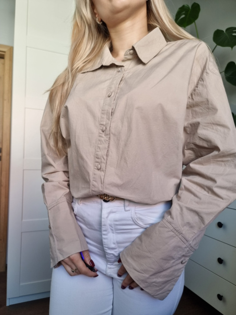 Beige cotton shirt, cuffs, coated buttons, size M Beige cotton shirt, cuffs, coated buttons, size M