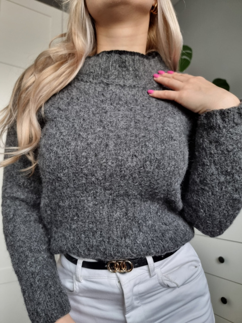 Gray wool sweater with trim Gray wool sweater with trim