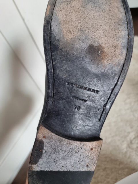 Czarne ocieplane niskie botki Burberry skóra naturalna, futerko r 38 Czarne ocieplane niskie botki Burberry skóra naturalna, futerko r 38