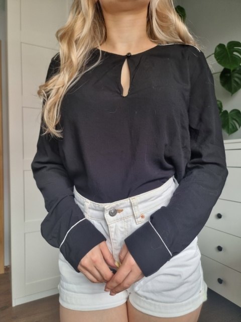 Elegant shirt with white piping, size M, viscose Elegant shirt with white piping, size M, viscose