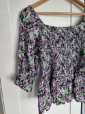 Viscose blouse with delicate floral pattern in purple and green, puff sleeves, elastic cuffs, square neckline, size M